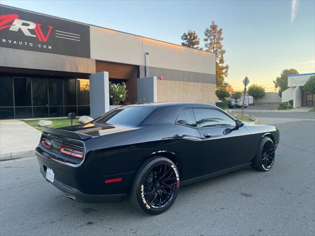 Photo of 2018 Pitch Black Clearcoat Dodge Challenger