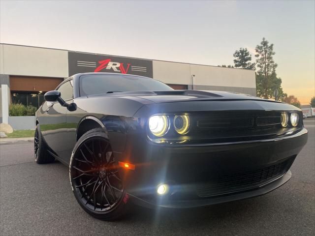 Photo of 2018 Pitch Black Clearcoat Dodge Challenger