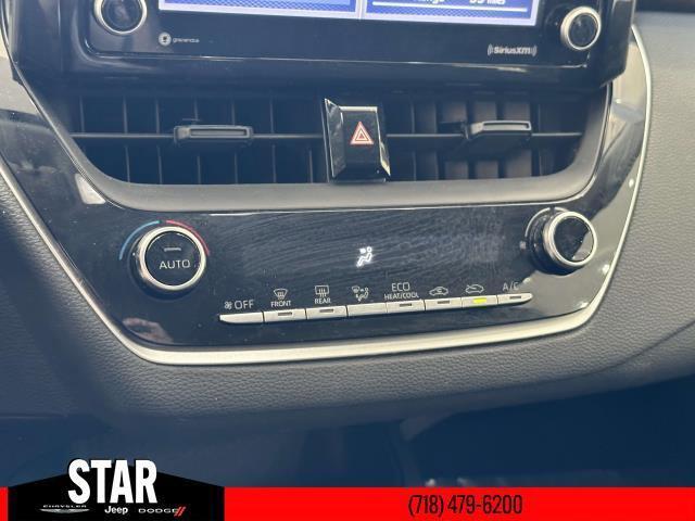 Photo of 2022 Silver Toyota Corolla