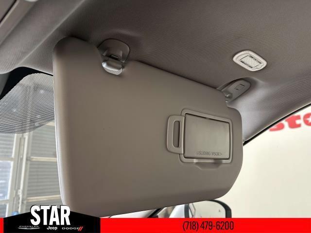Photo of 2021 Silver Nissan Rogue