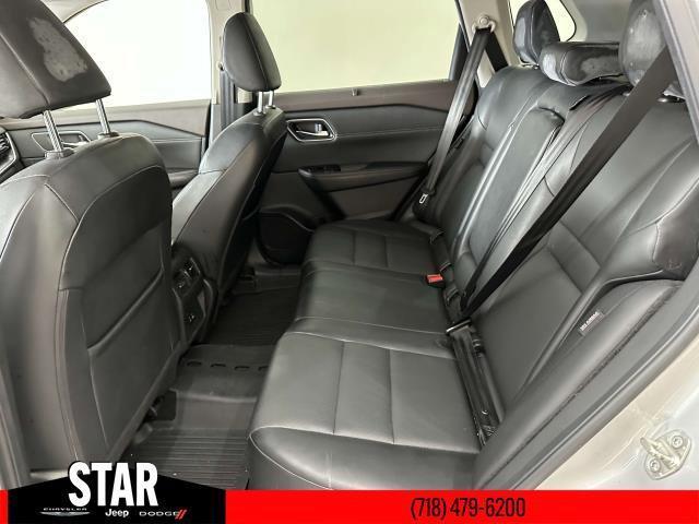 Photo of 2021 Silver Nissan Rogue