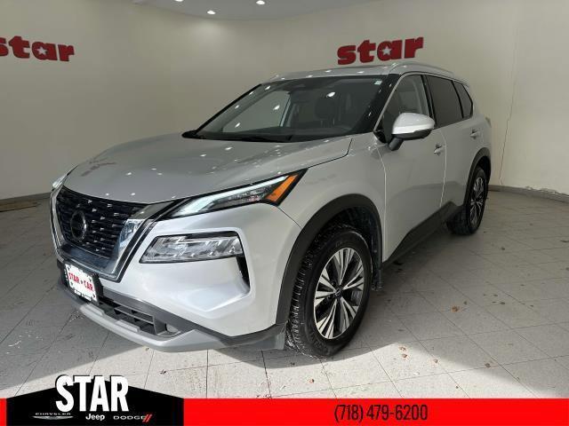 Photo of 2021 Silver Nissan Rogue