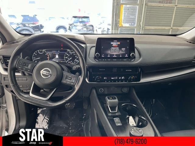 Photo of 2021 Silver Nissan Rogue