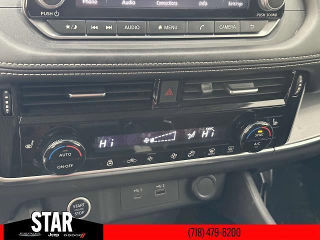 Photo of 2021 Silver Nissan Rogue
