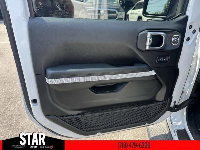 Photo of 2020 White Jeep Wrangler Unlimited