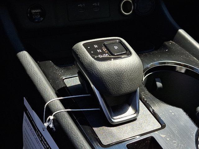 Photo of 2025 Everest White Pearl Nissan Rogue