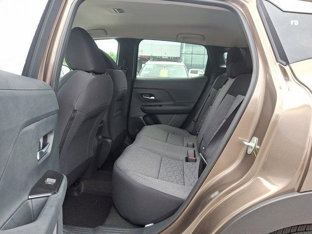 Photo of 2025 Canyon Bronze Metallic Nissan Kicks