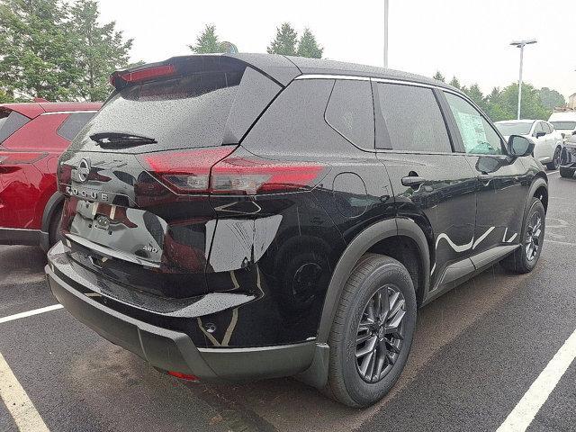 Photo of 2025 Super Black Nissan Rogue