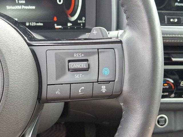 Photo of 2022 Super Black Nissan Rogue