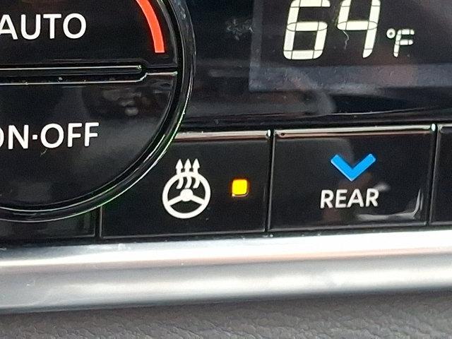 Photo of 2022 Super Black Nissan Rogue