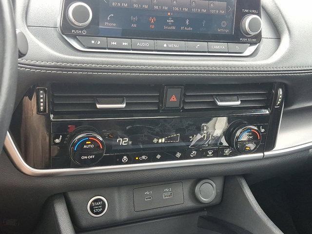 Photo of 2022 Super Black Nissan Rogue