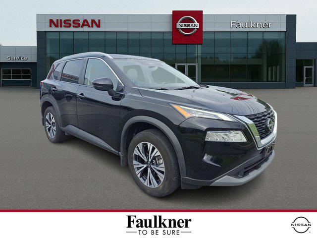 Photo of 2022 Super Black Nissan Rogue