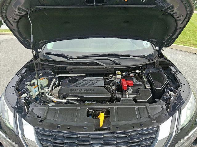 Photo of 2022 Super Black Nissan Rogue