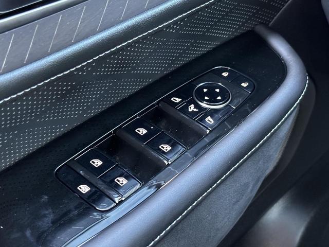 Photo of 2025 Graphite Shadow/Mineral Black INFINITI QX80