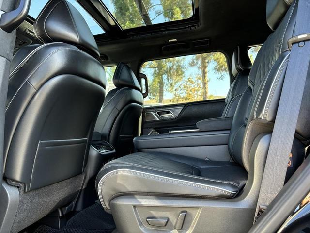 Photo of 2025 Graphite Shadow/Mineral Black INFINITI QX80