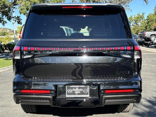 Photo of 2025 Graphite Shadow/Mineral Black INFINITI QX80