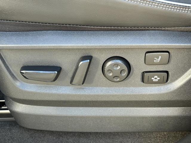 Photo of 2025 Graphite Shadow/Mineral Black INFINITI QX80