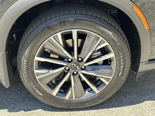Photo of 2026 Gray INFINITI QX60