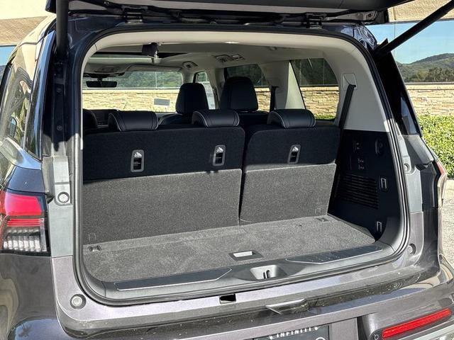 Photo of 2025 Anthracite Gray INFINITI QX80