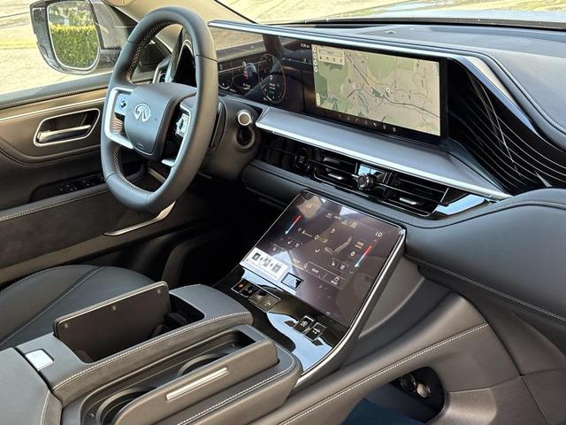 Photo of 2025 Anthracite Gray INFINITI QX80