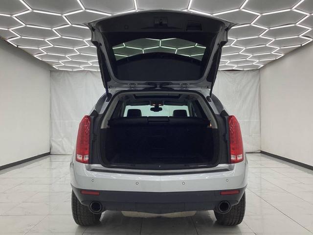 Photo of 2015 Radiant Silver Metallic Cadillac SRX