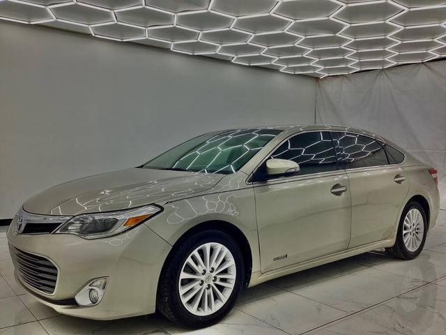 Photo of 2013 GOLD Toyota Avalon Hybrid