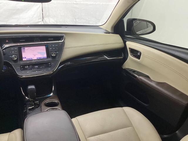 Photo of 2013 GOLD Toyota Avalon Hybrid
