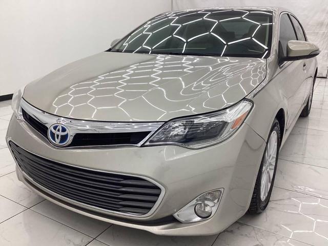 Photo of 2013 GOLD Toyota Avalon Hybrid