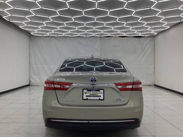 Photo of 2013 GOLD Toyota Avalon Hybrid