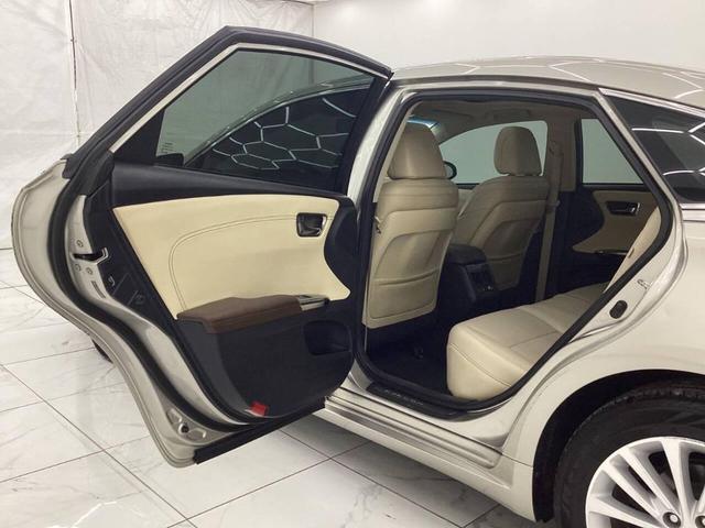 Photo of 2013 GOLD Toyota Avalon Hybrid