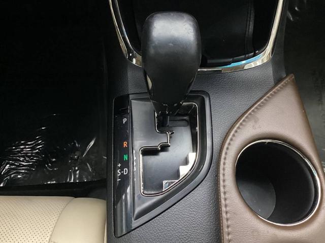 Photo of 2013 GOLD Toyota Avalon Hybrid