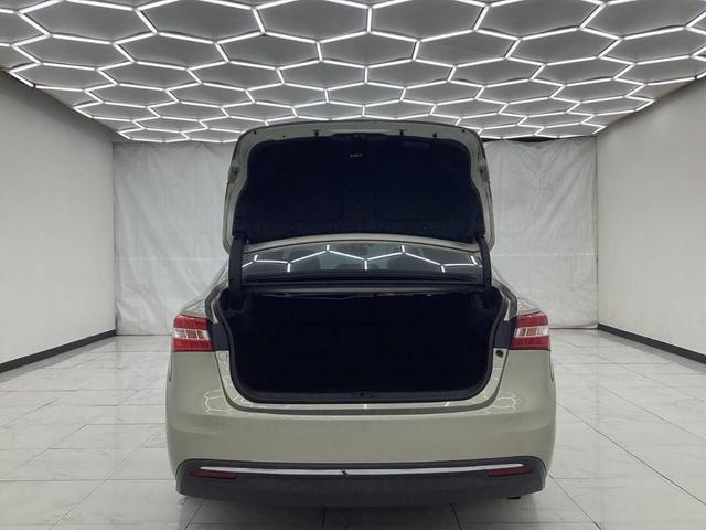 Photo of 2013 GOLD Toyota Avalon Hybrid