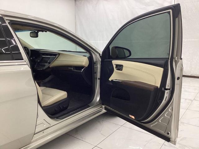 Photo of 2013 GOLD Toyota Avalon Hybrid