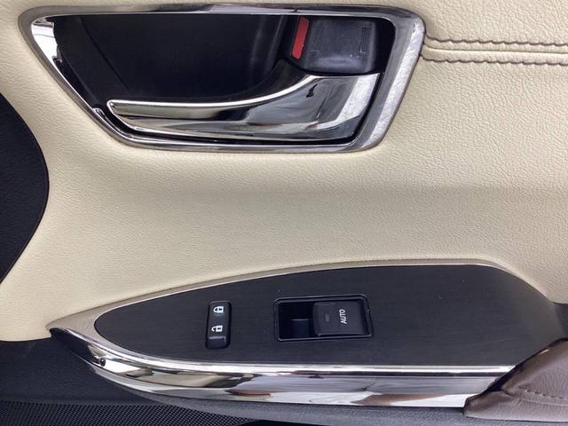 Photo of 2013 GOLD Toyota Avalon Hybrid