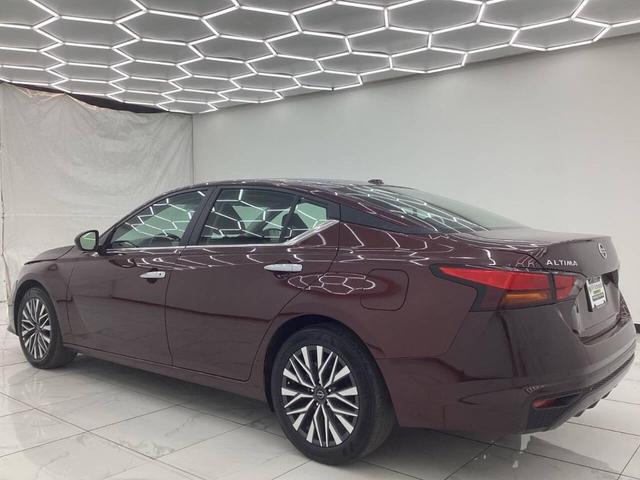 Photo of 2025 RED Nissan Altima