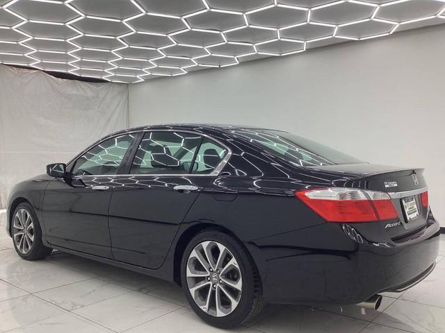Photo of 2013 Crystal Black Pearl Honda Accord