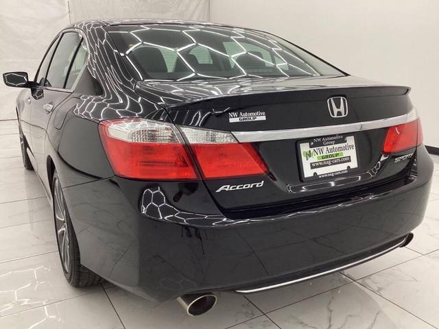 Photo of 2013 Crystal Black Pearl Honda Accord