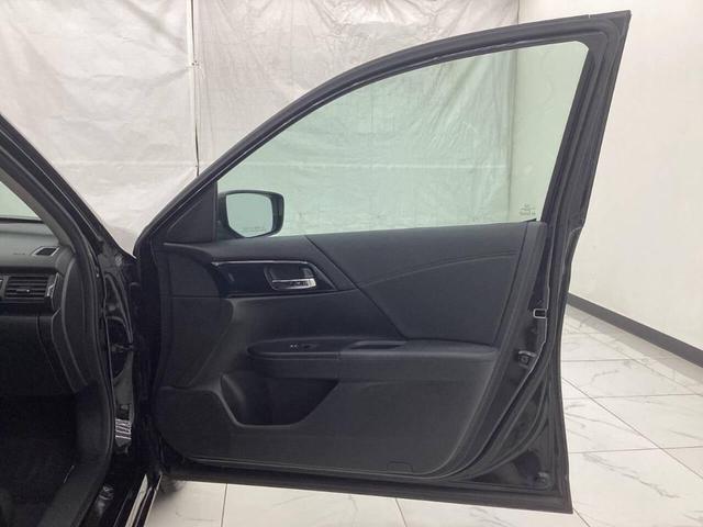 Photo of 2013 Crystal Black Pearl Honda Accord