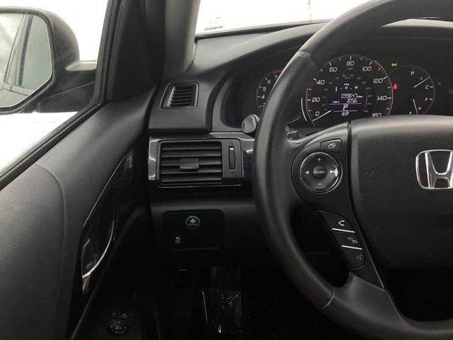 Photo of 2013 Crystal Black Pearl Honda Accord