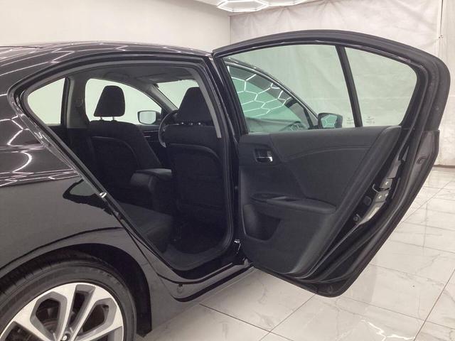 Photo of 2013 Crystal Black Pearl Honda Accord