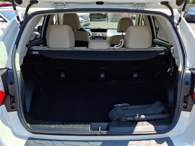 Photo of 2016 Crystal White Pearl Subaru Crosstrek