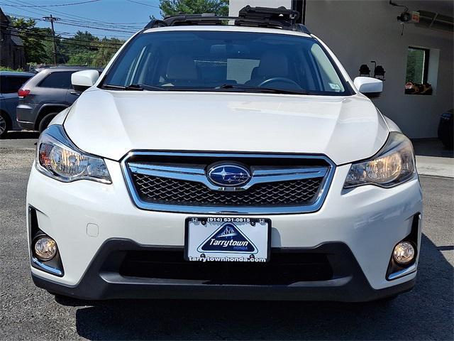 Photo of 2016 Crystal White Pearl Subaru Crosstrek