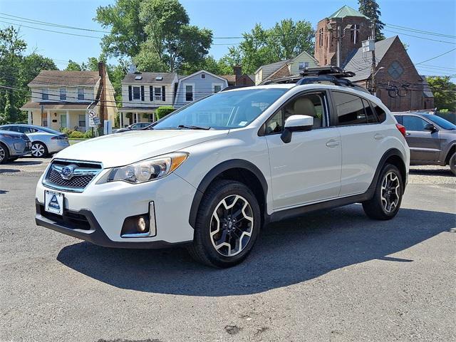 Photo of 2016 Crystal White Pearl Subaru Crosstrek