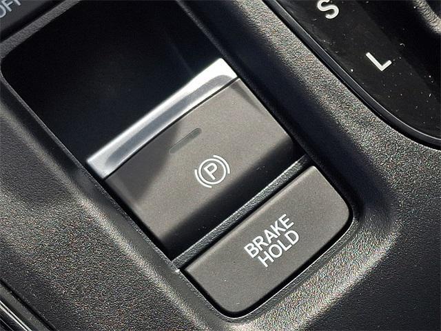 Photo of 2025 Platinum White Pearl Honda CR-V