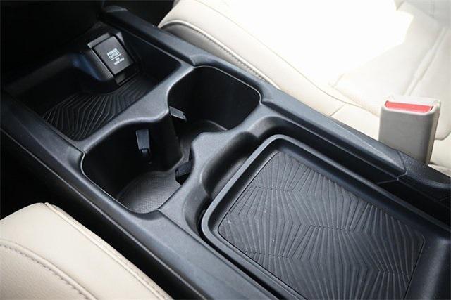 Photo of 2018 White Diamond Pearl Honda CR-V
