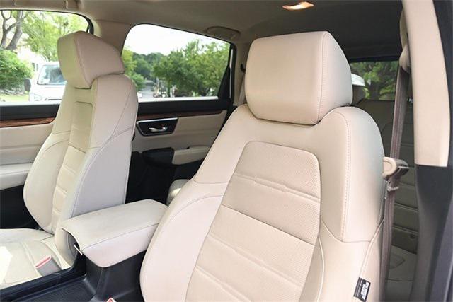 Photo of 2018 White Diamond Pearl Honda CR-V