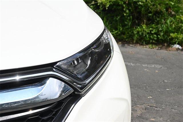 Photo of 2018 White Diamond Pearl Honda CR-V