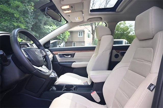 Photo of 2018 White Diamond Pearl Honda CR-V