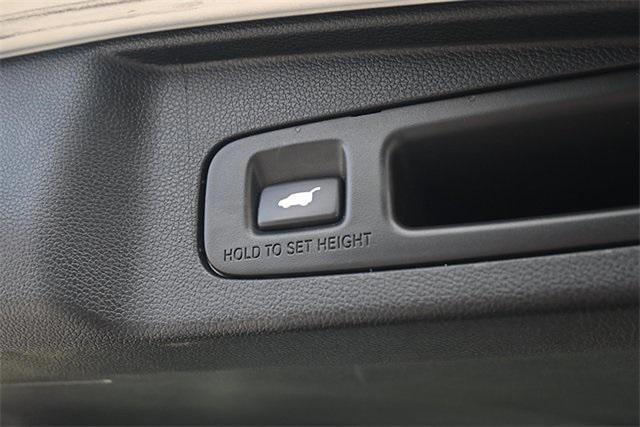Photo of 2018 White Diamond Pearl Honda CR-V