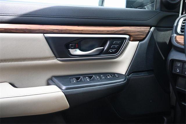 Photo of 2018 White Diamond Pearl Honda CR-V